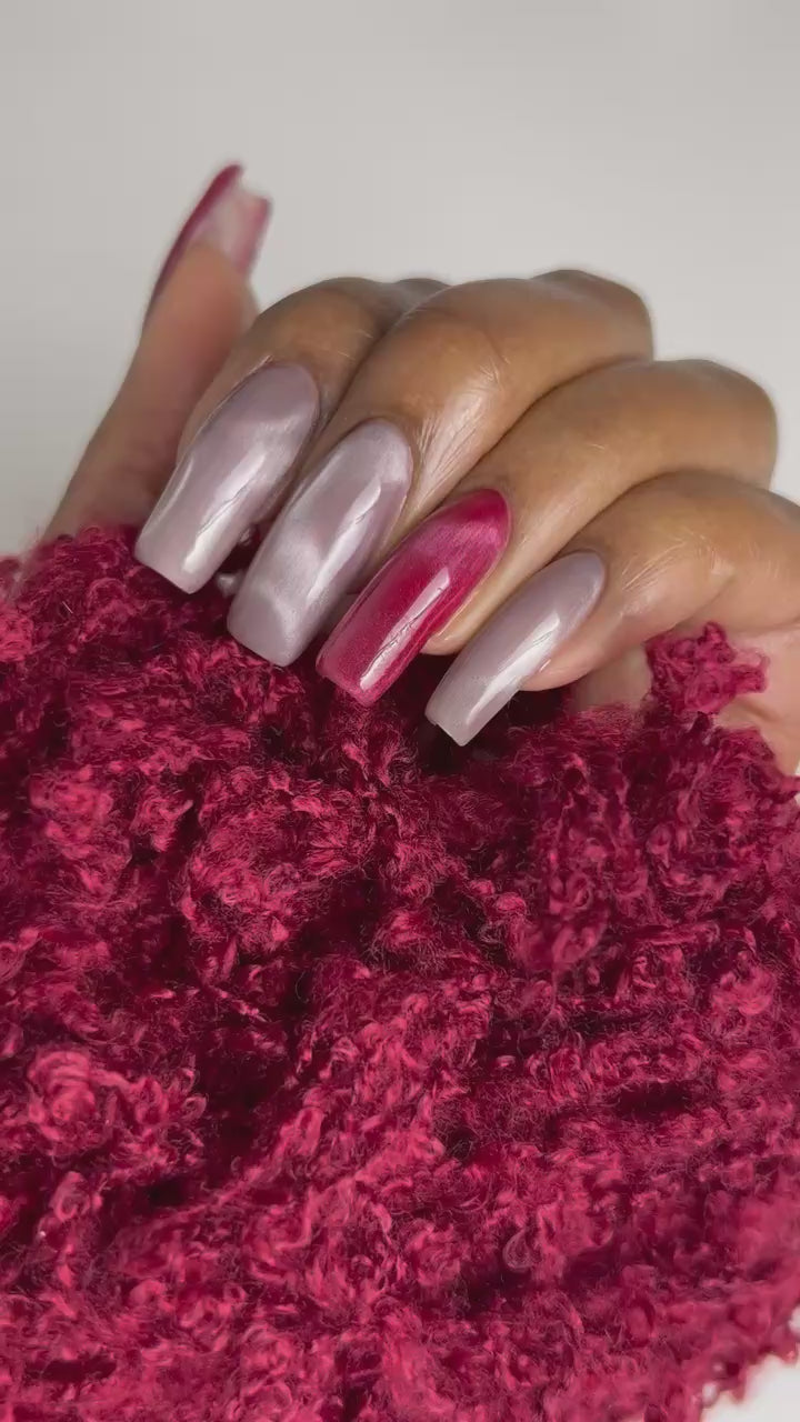 Load video: Moonbeam Cat Eye Gel Polish